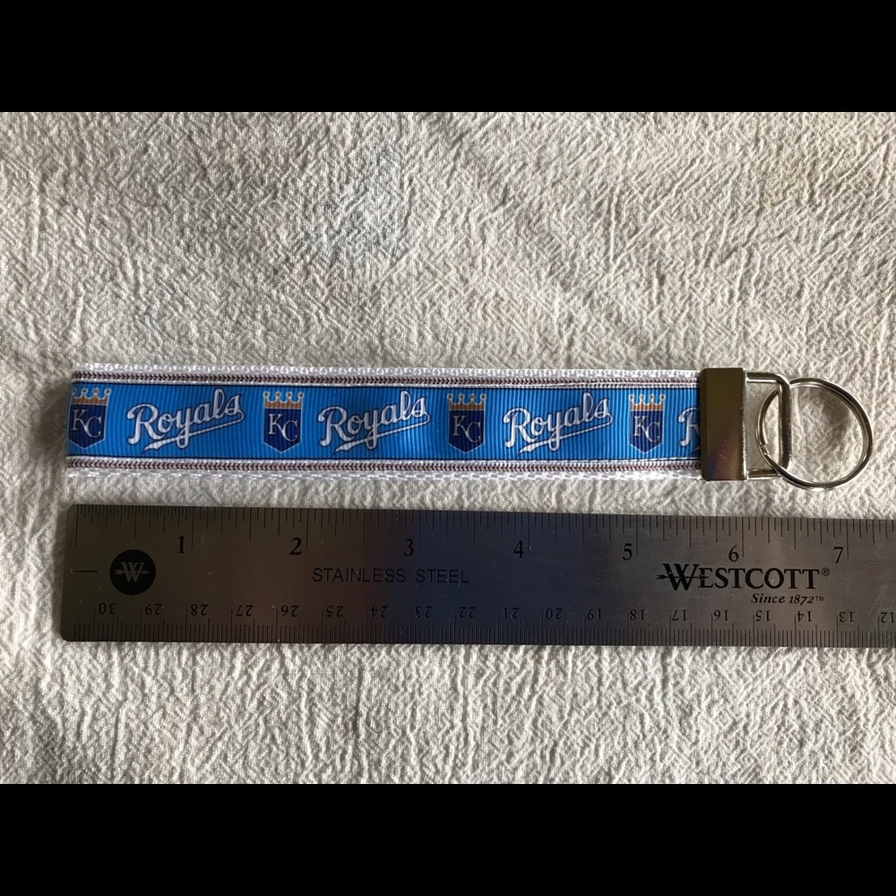 Hand Made Wristlet Keyfob KC Royals!!